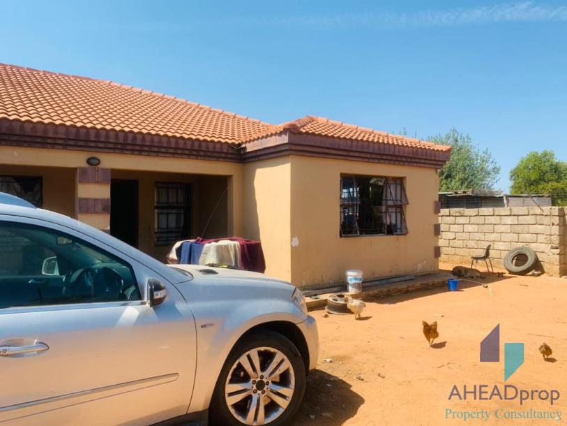 3 BEDROOM HOUSE FOR SALE- MOGODITSHANE-4